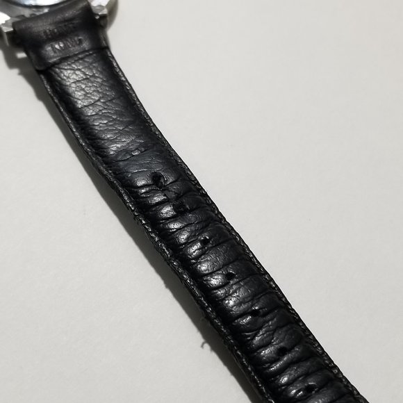 REtired 90s GUESS  watch Silver Face  Genuine Guess Working Retro Look Vintage - Picture 6 of 8